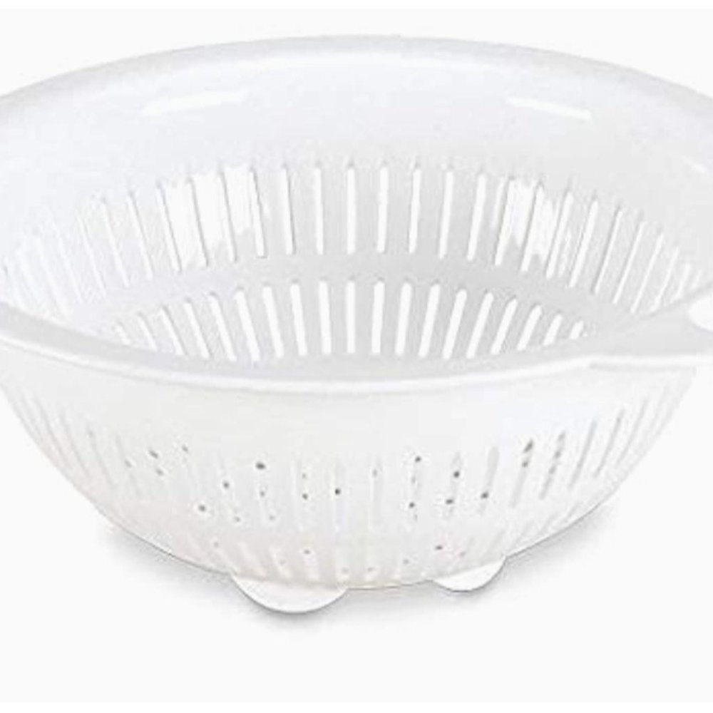 BRAND NEW Sterilite Strainer